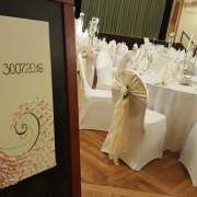 Hochzeit Gästetische: Tischdecken, Tischläufer, Servietten, Tischröcke, Kerzenleuchter, Streudeko